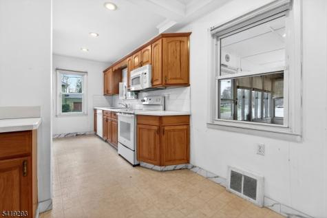 337 Boulevard Pequannock NJ 07444