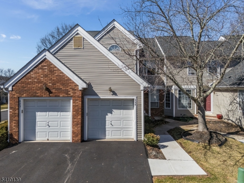 224 Lobelia Court Readington NJ 08889