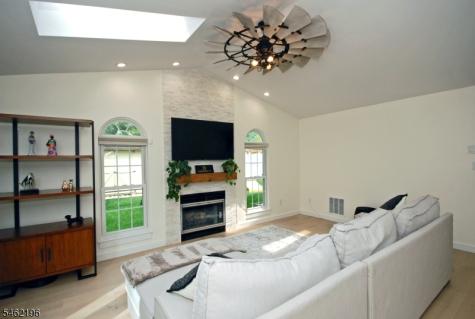 39 Susquehanna Trail Branchburg NJ 08876