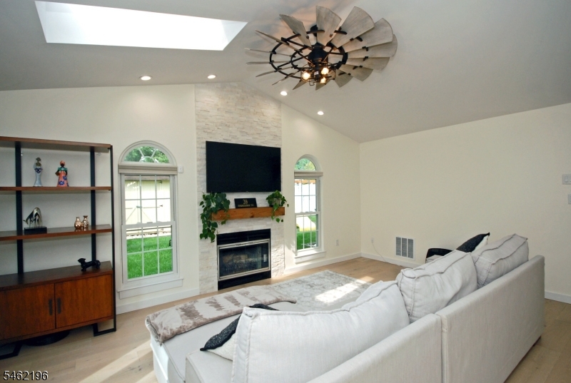 39 Susquehanna Trail Branchburg NJ 08876