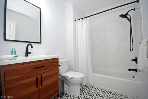 39 Susquehanna Trail Branchburg NJ 08876