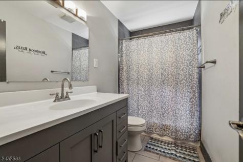 382 Amherst Street East Orange NJ 07018