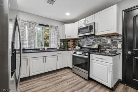 382 Amherst Street East Orange NJ 07018