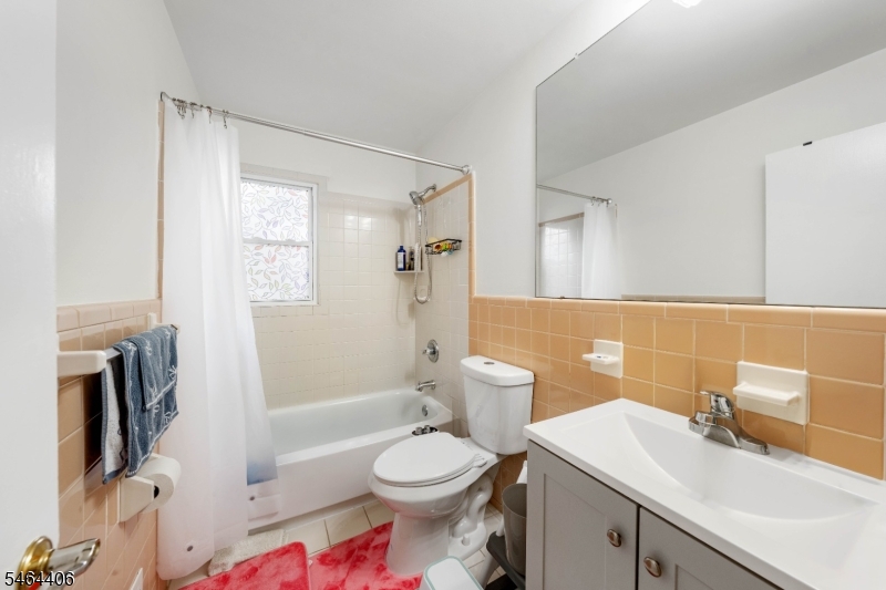 25 Lawrence Place Freehold NJ 07728