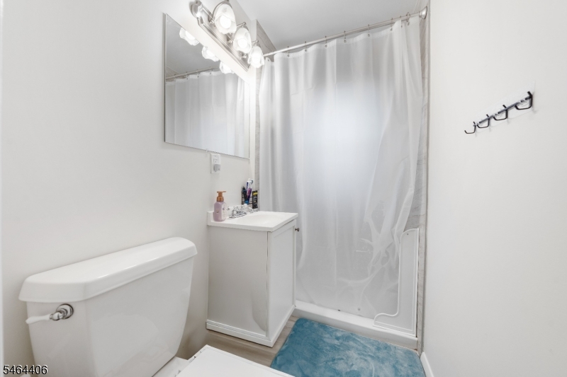 25 Lawrence Place Freehold NJ 07728