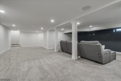7 Daly Road Chester NJ 07931