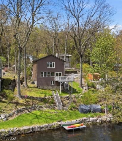 51 Goldfinch Lane West Milford NJ 07421