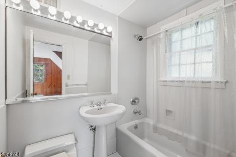 3 Orchard Road Kinnelon NJ 07405