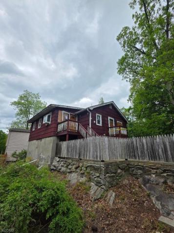 11 Oak Street Wanaque NJ 07420