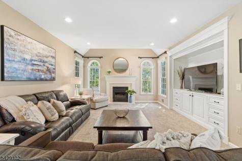 16 Yorkshire Drive Washington NJ 07840