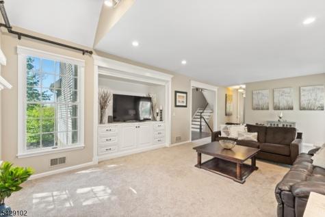 16 Yorkshire Drive Washington NJ 07840