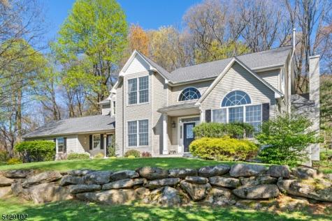 16 Yorkshire Drive Washington NJ 07840