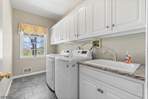 16 Yorkshire Drive Washington NJ 07840