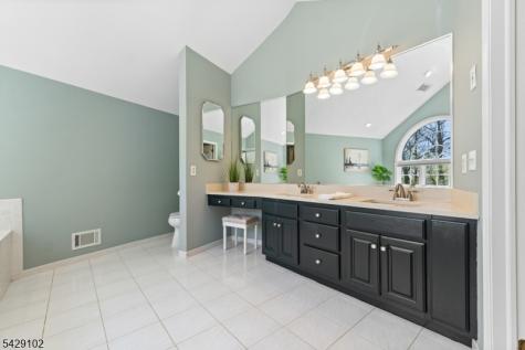 16 Yorkshire Drive Washington NJ 07840