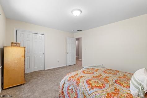 16 Yorkshire Drive Washington NJ 07840