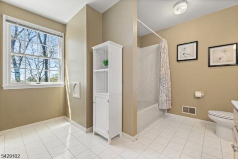 16 Yorkshire Drive Washington NJ 07840
