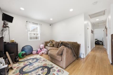 161 South Parkway Clifton NJ 07014