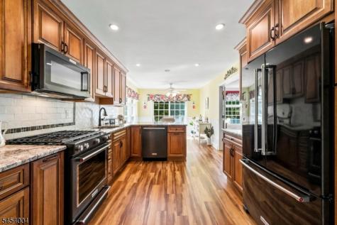 11 Mary Place Pequannock NJ 07440