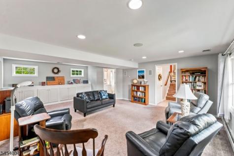 11 Mary Place Pequannock NJ 07440