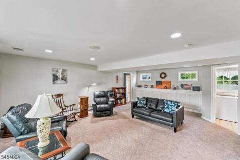 11 Mary Place Pequannock NJ 07440