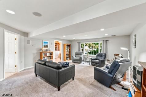 11 Mary Place Pequannock NJ 07440