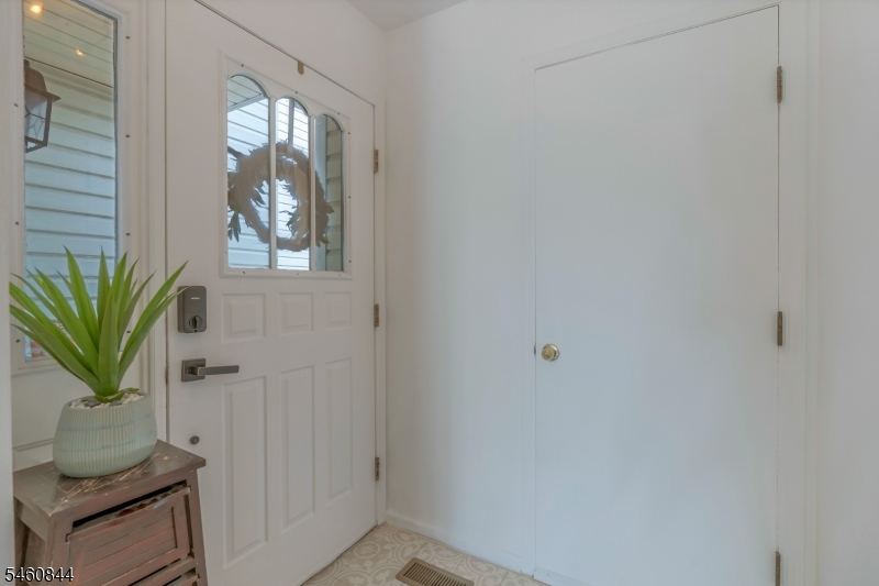 416 Willow Court Raritan NJ 08822