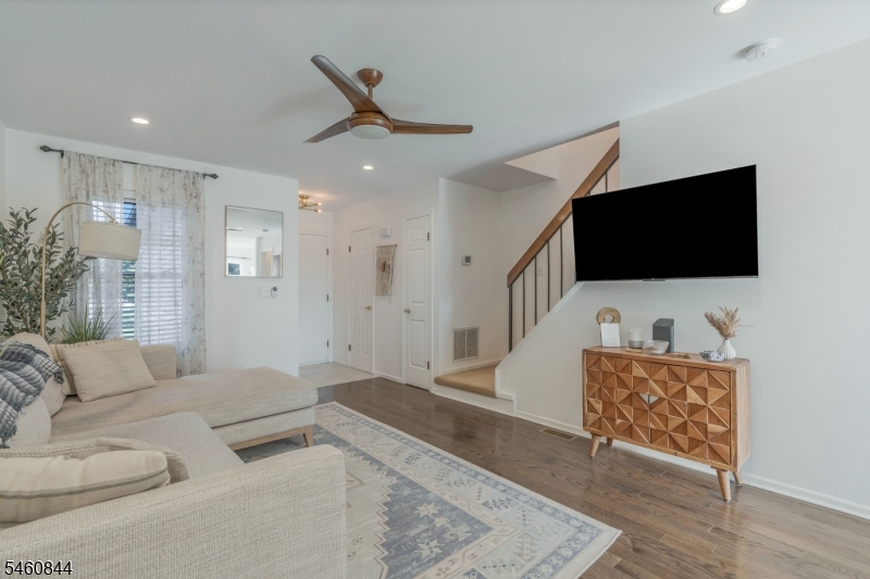 416 Willow Court Raritan NJ 08822