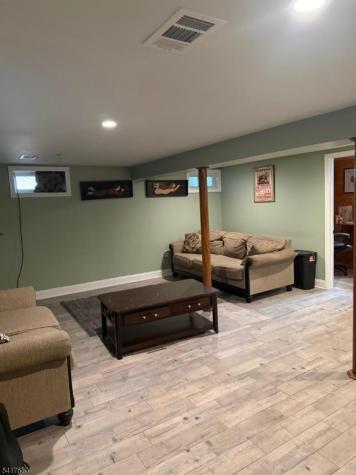 2843 Wickersham Avenue Linden NJ 07036