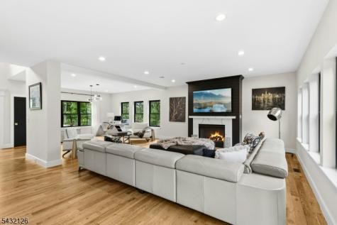 49 Upper Drive Watchung NJ 07069