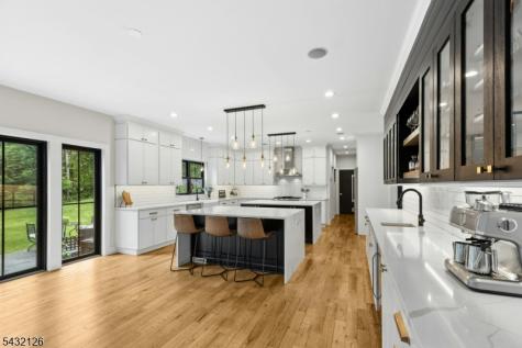 49 Upper Drive Watchung NJ 07069