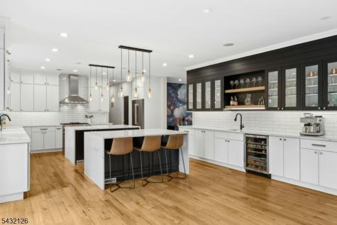 49 Upper Drive Watchung NJ 07069