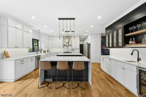 49 Upper Drive Watchung NJ 07069