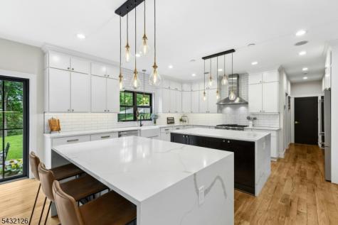 49 Upper Drive Watchung NJ 07069