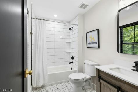 49 Upper Drive Watchung NJ 07069