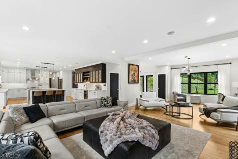 49 Upper Drive Watchung NJ 07069