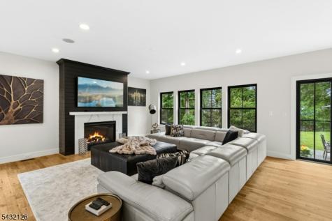 49 Upper Drive Watchung NJ 07069