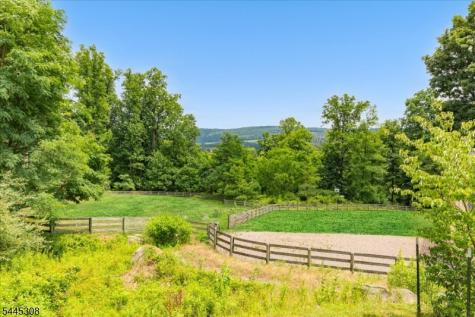 911 Ravine Road Lebanon NJ 07830