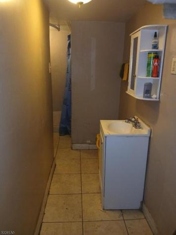 20 Rockland Terrace Newark NJ 07106