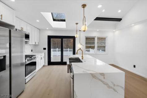 32 Luhman Terrace Secaucus NJ 07094