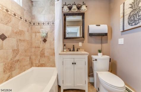 533 North Main Greenwich NJ 08886