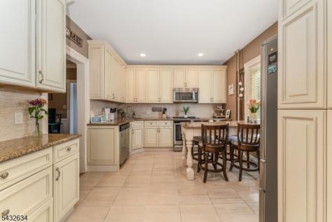 533 North Main Greenwich NJ 08886