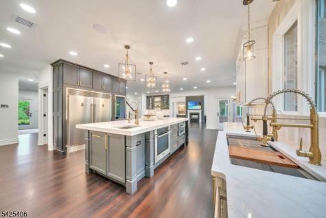19 Amira Lane Kinnelon NJ 07405
