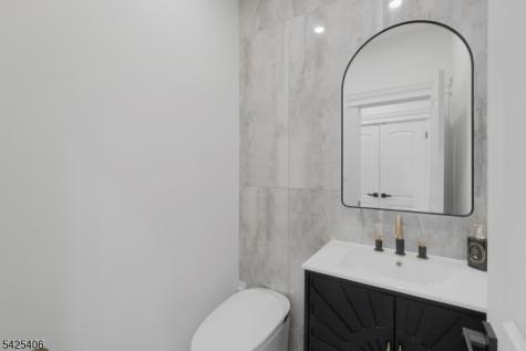 19 Amira Lane Kinnelon NJ 07405