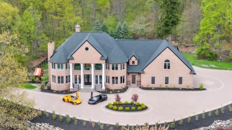 19 Amira Lane Kinnelon NJ 07405