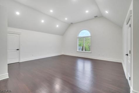 19 Amira Lane Kinnelon NJ 07405