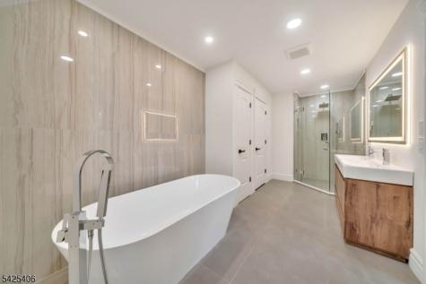 19 Amira Lane Kinnelon NJ 07405