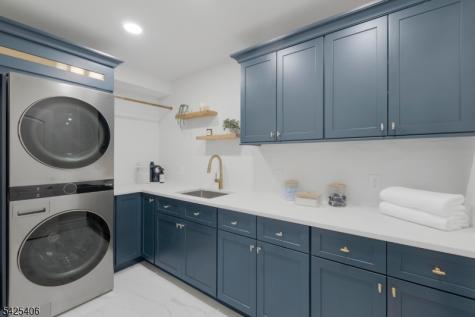 19 Amira Lane Kinnelon NJ 07405