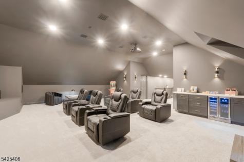 19 Amira Lane Kinnelon NJ 07405