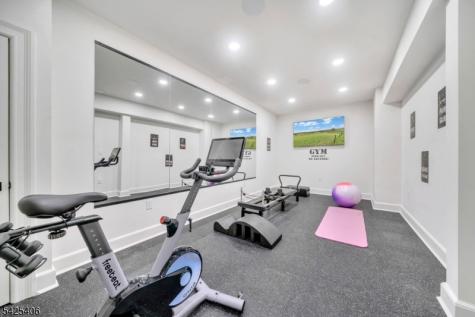 19 Amira Lane Kinnelon NJ 07405