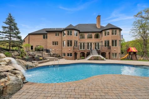 19 Amira Lane Kinnelon NJ 07405